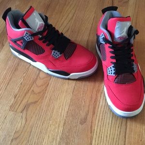 Air Jordan IV Retro - Toro Bravo